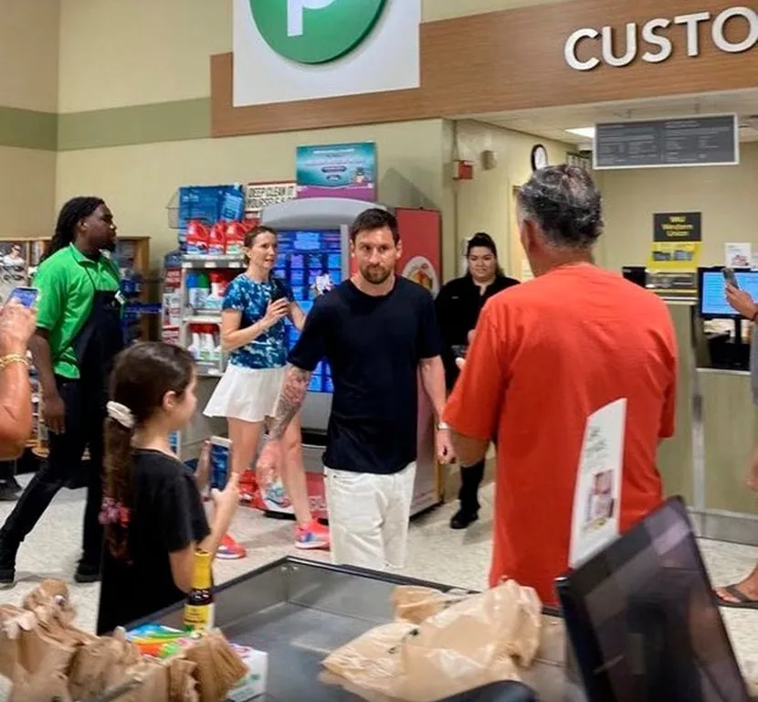 Лионель Месси посетил супермаркет в Майами
