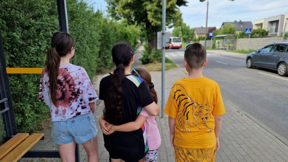 У Польщі напали на українку з трьома дітьми: чоловік вигукував "Слава Путіну" - 24 Канал У Польщі напали на українку з трьома дітьми: чоловік вигукував "Слава Путіну" - 24 Канал