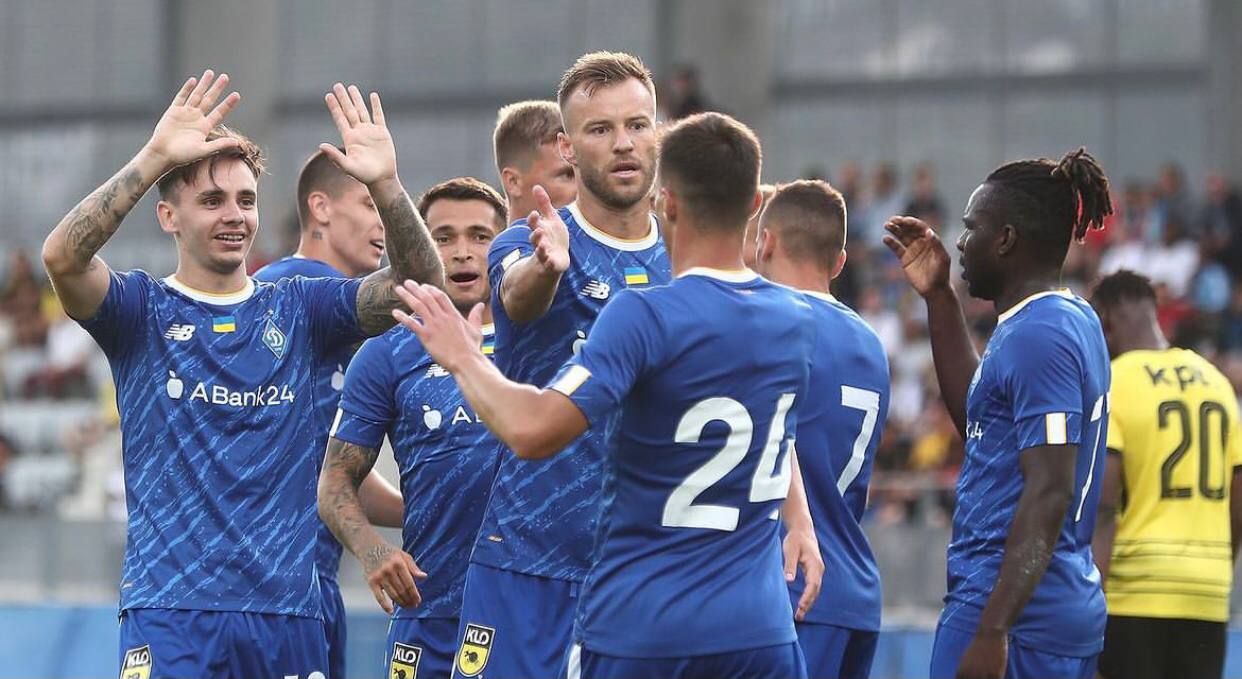Андрій Ярмоленко з гравцями Динамо