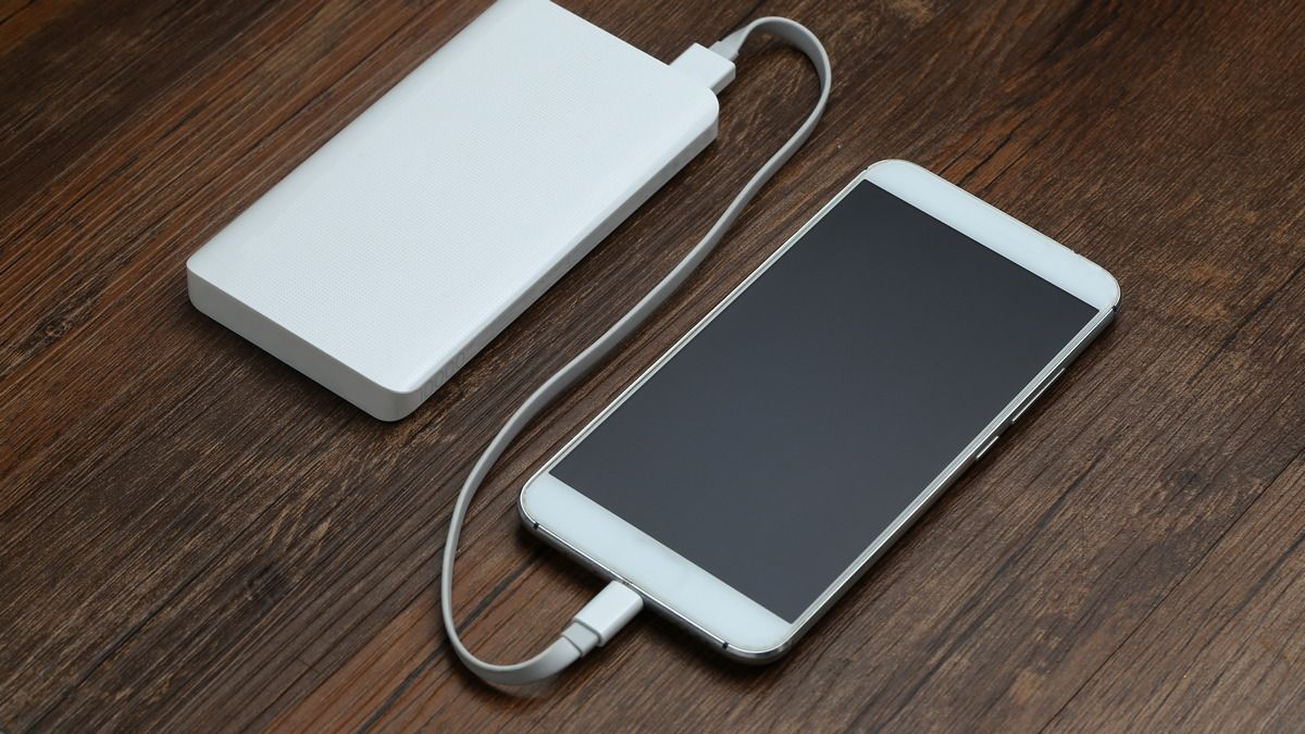 Съемные батареи возвращаются в смартфоны Съемные батареи возвращаются в смартфоны