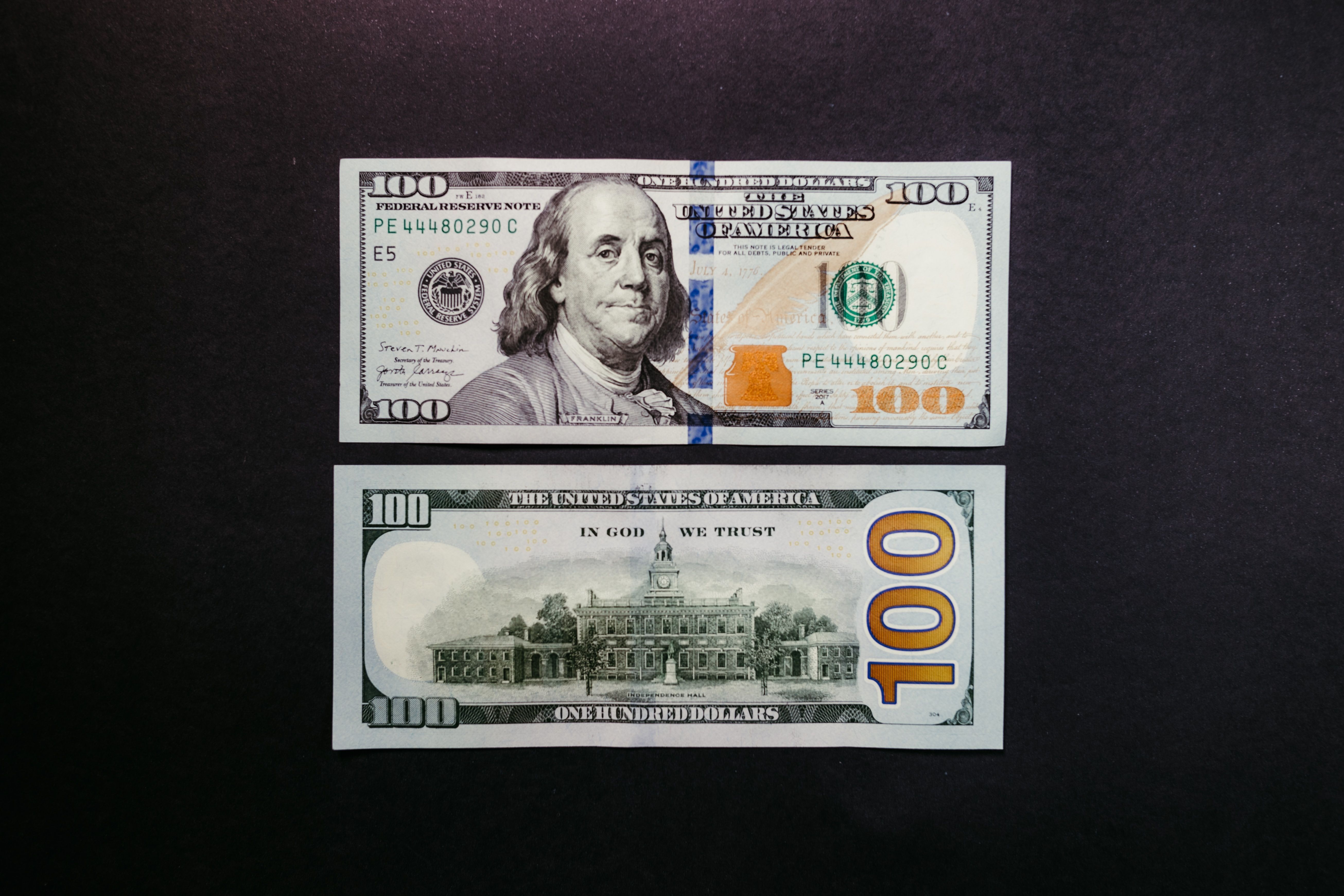 Вартість долара в обмінниках 2023 - де найдешевше можна купити валюту 
