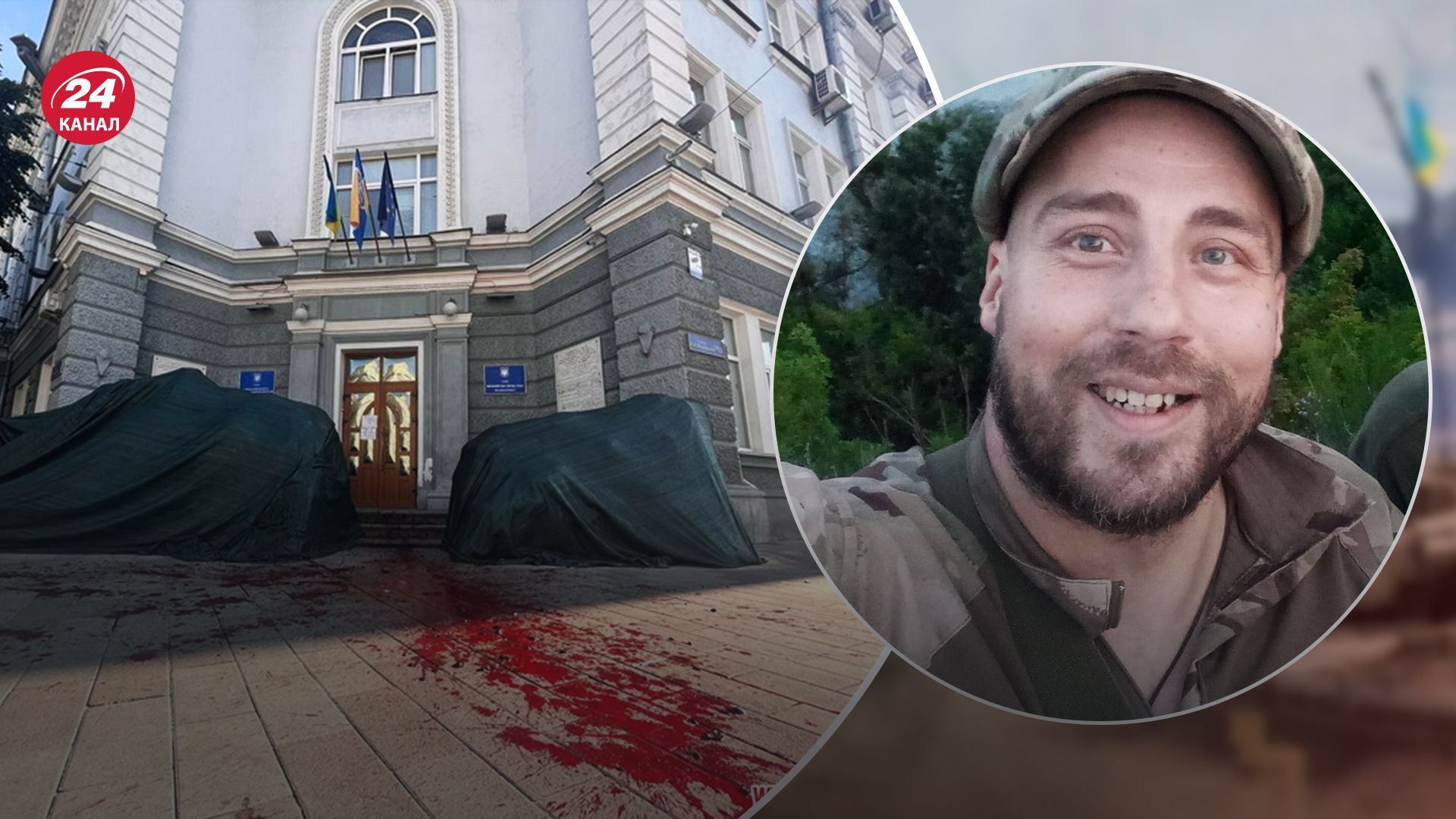 Мужчина облил лестницу мэрии искусственной кровью Мужчина облил лестницу мэрии искусственной кровью