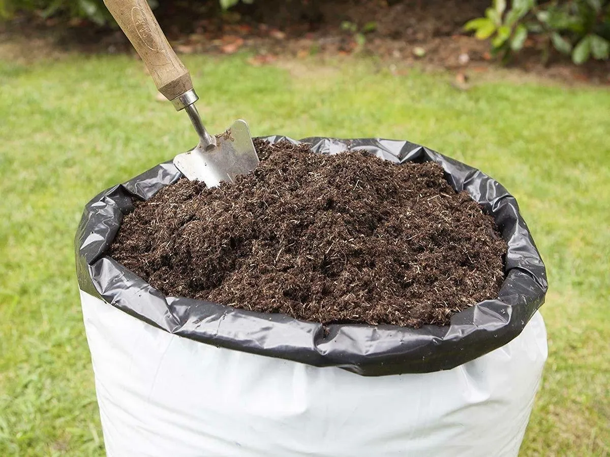 Компост із скошеної трави Компост із скошеної трави