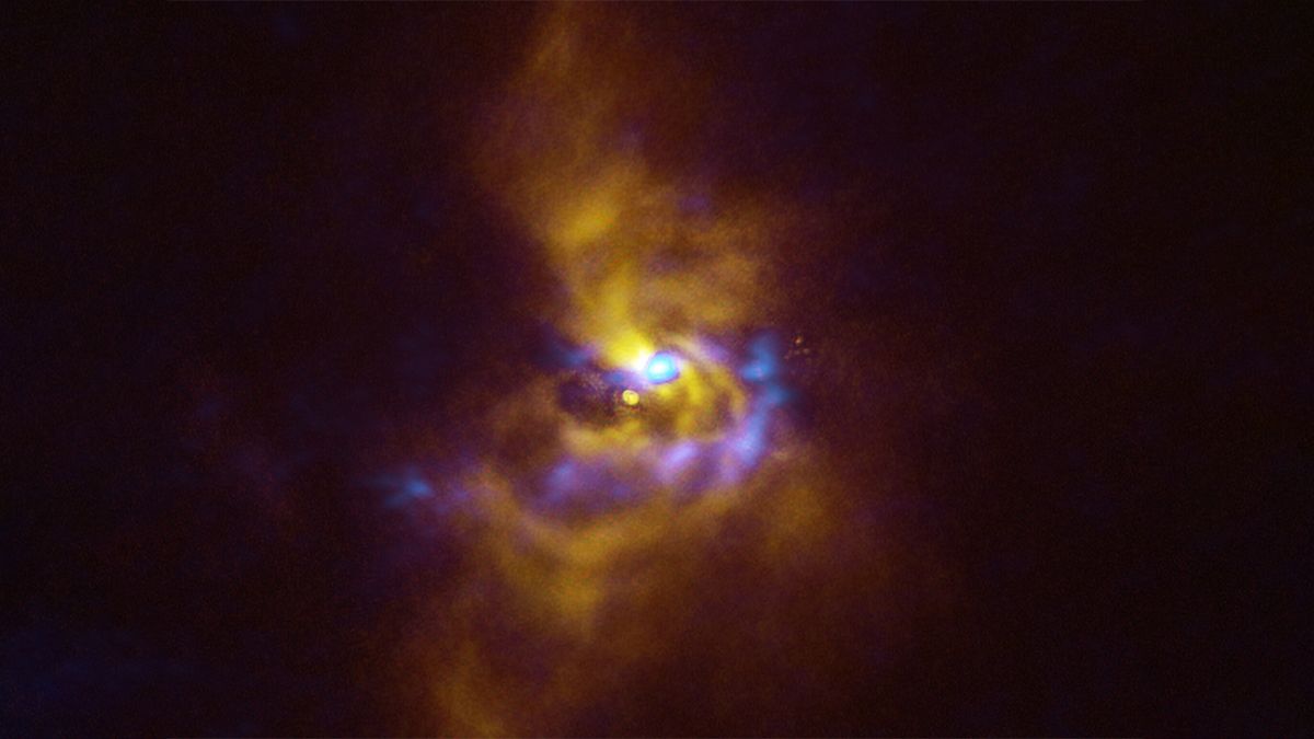 Ученые сфотографировали будущую планету в процессе ее формирования Ученые сфотографировали будущую планету в процессе ее формирования