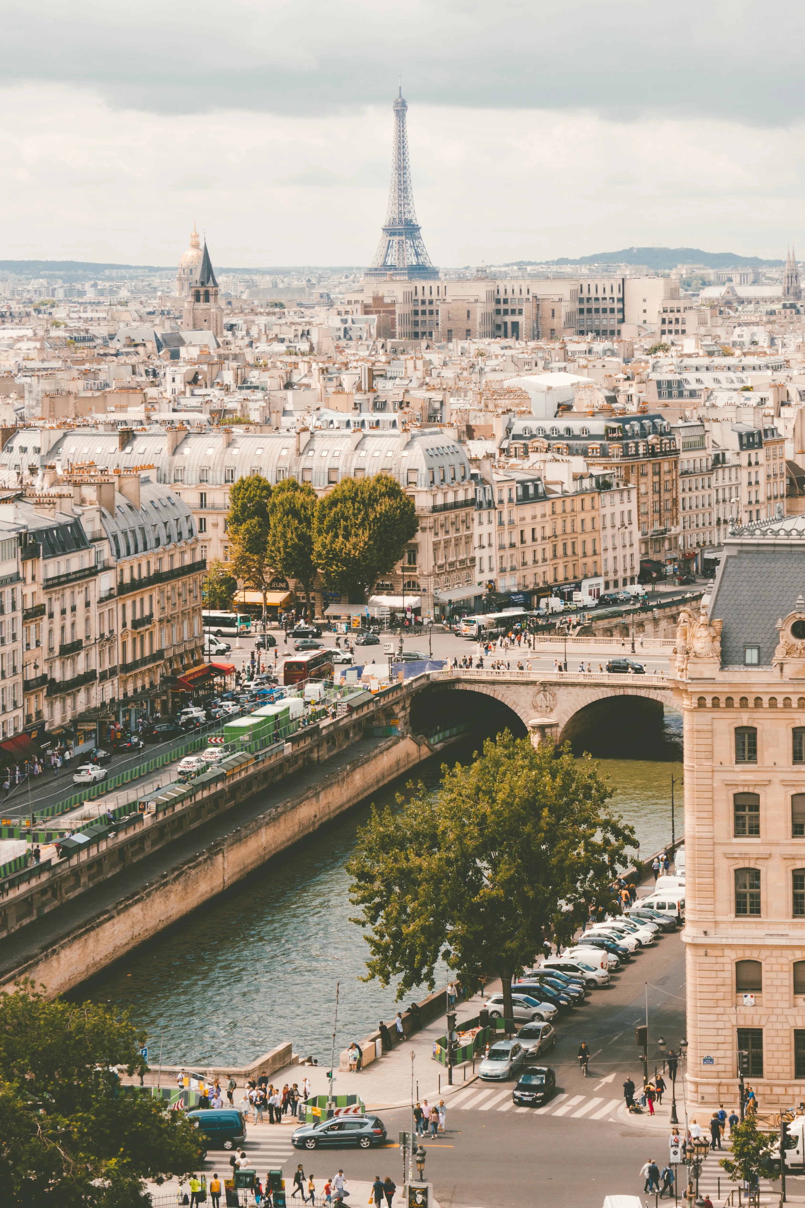 Париж занял второе место в рейтинге самых популярных направлений в 2023 году