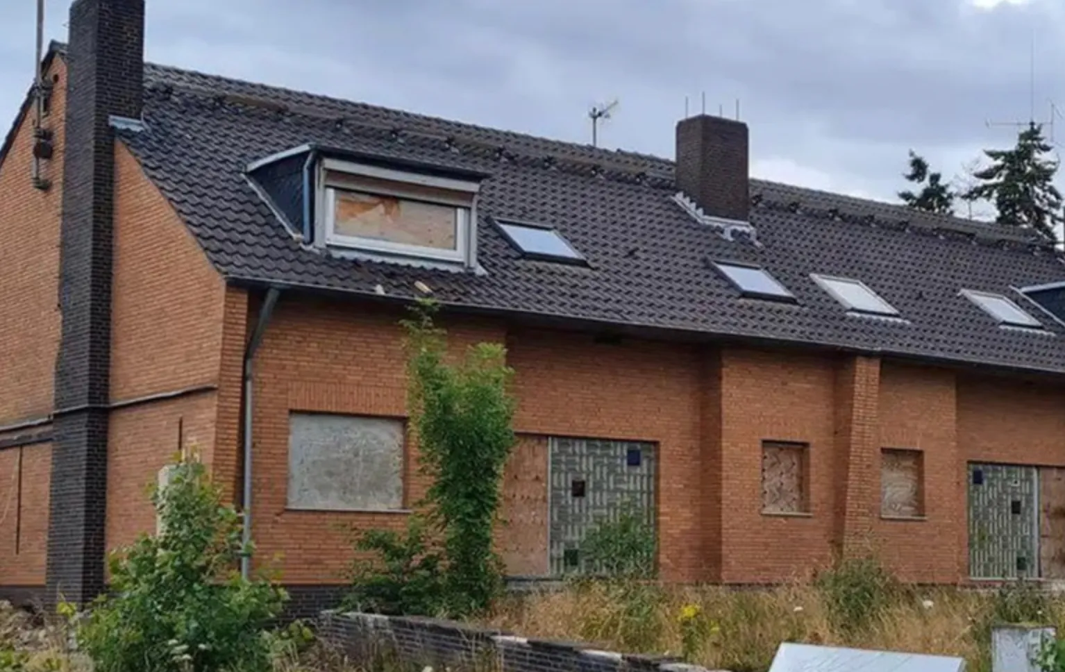 Закинутий будинок у селі Мангейм Закинутий будинок у селі Мангейм