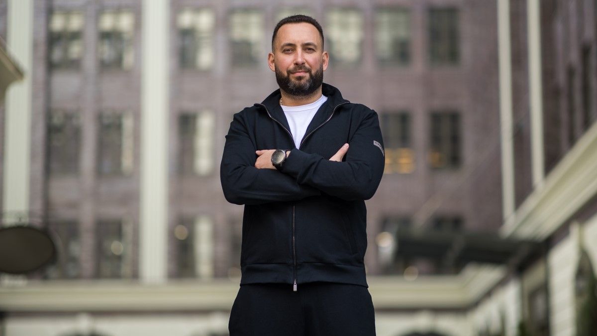 11 автівок та стоматологія на нулі: як скляне виробництво з Дніпра допомагає нищити ворога 11 автівок та стоматологія на нулі: як скляне виробництво з Дніпра допомагає нищити ворога