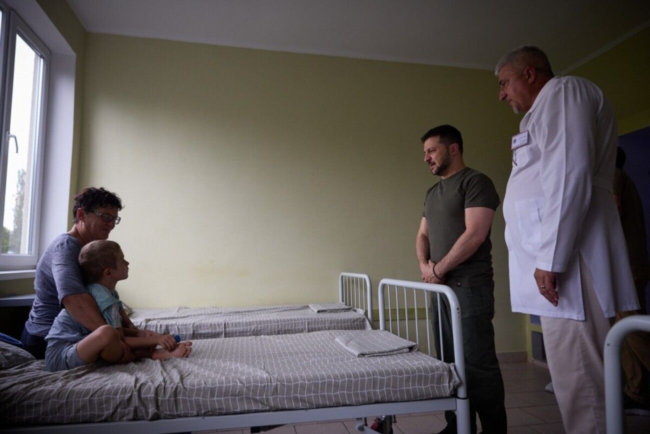 День медицинского работника 27.07.2023 - Владимир Зеленский посетил больницы Николаевской области День медицинского работника 27.07.2023 - Владимир Зеленский посетил больницы Николаевской области