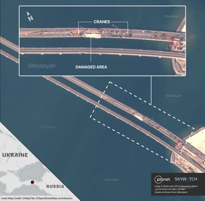 Россияне ремонтируют Крымский мост - фото, вид со спутника
