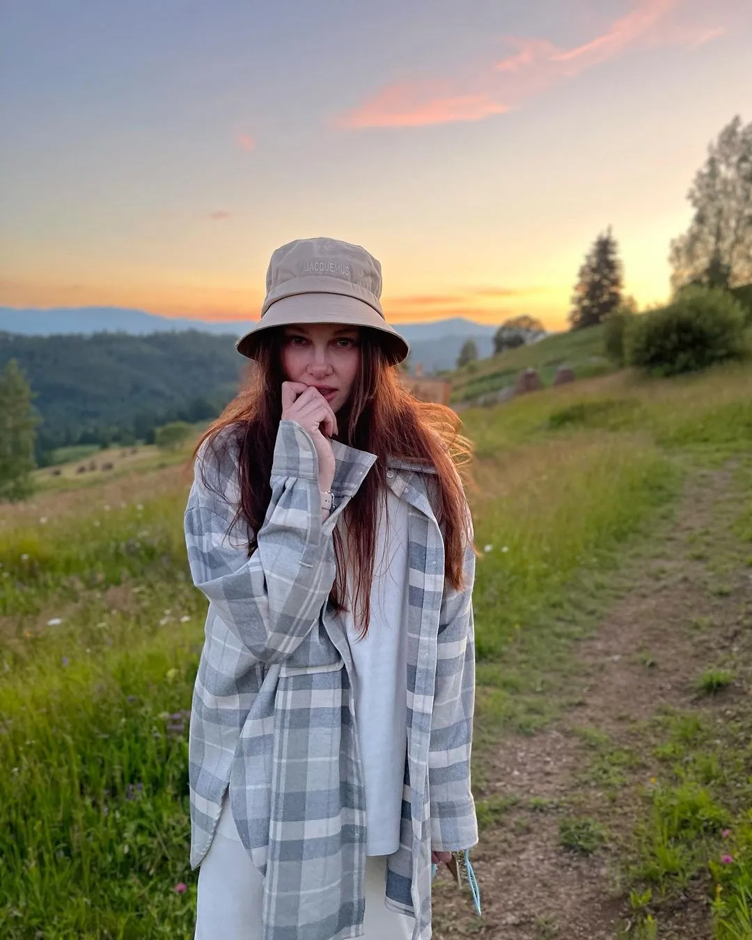 Юлія Сахневич Юлія Сахневич