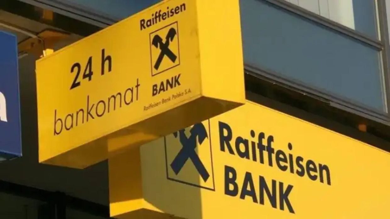 Raiffeisen никак не может уйти из России Raiffeisen никак не может уйти из России