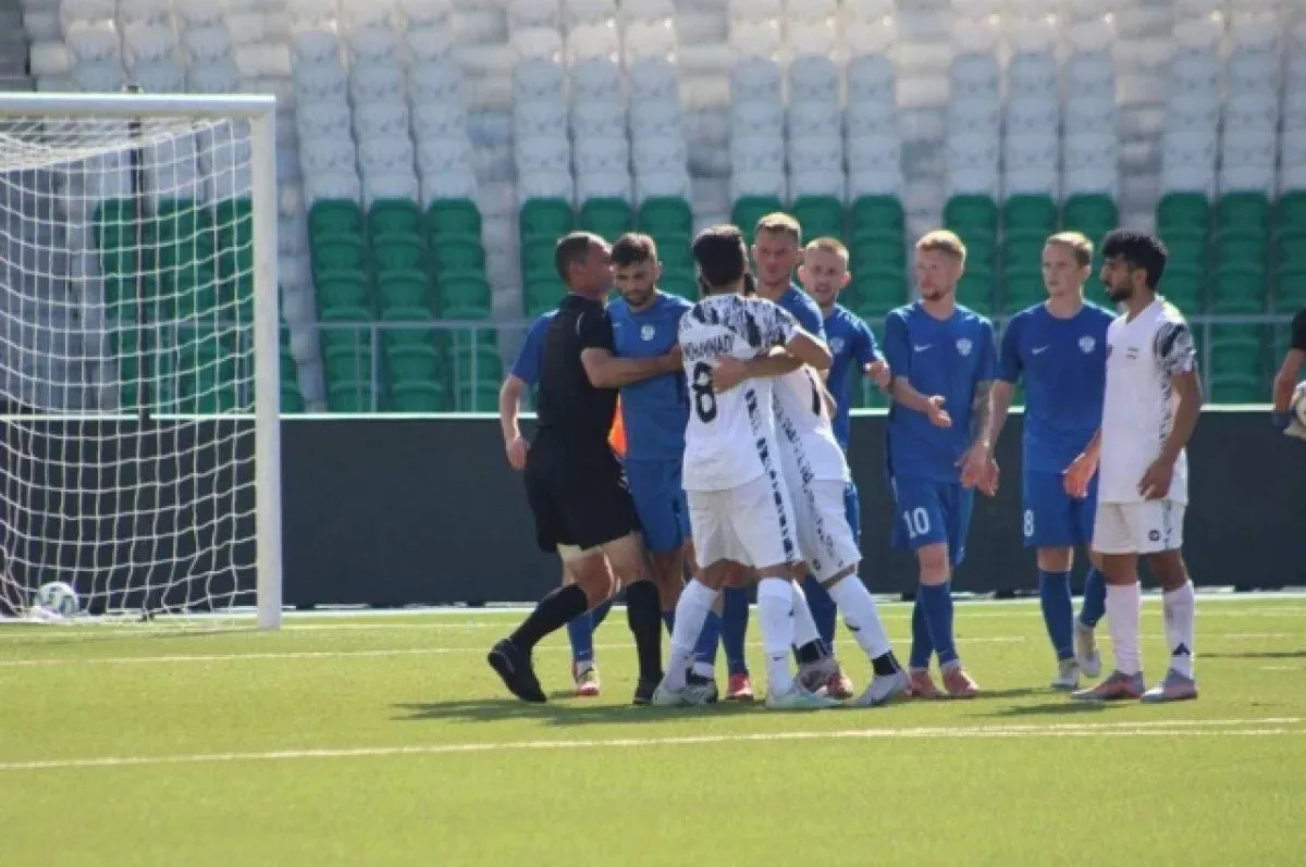 Футболисты Ирана и России подрались во время матча Футболисты Ирана и России подрались во время матча