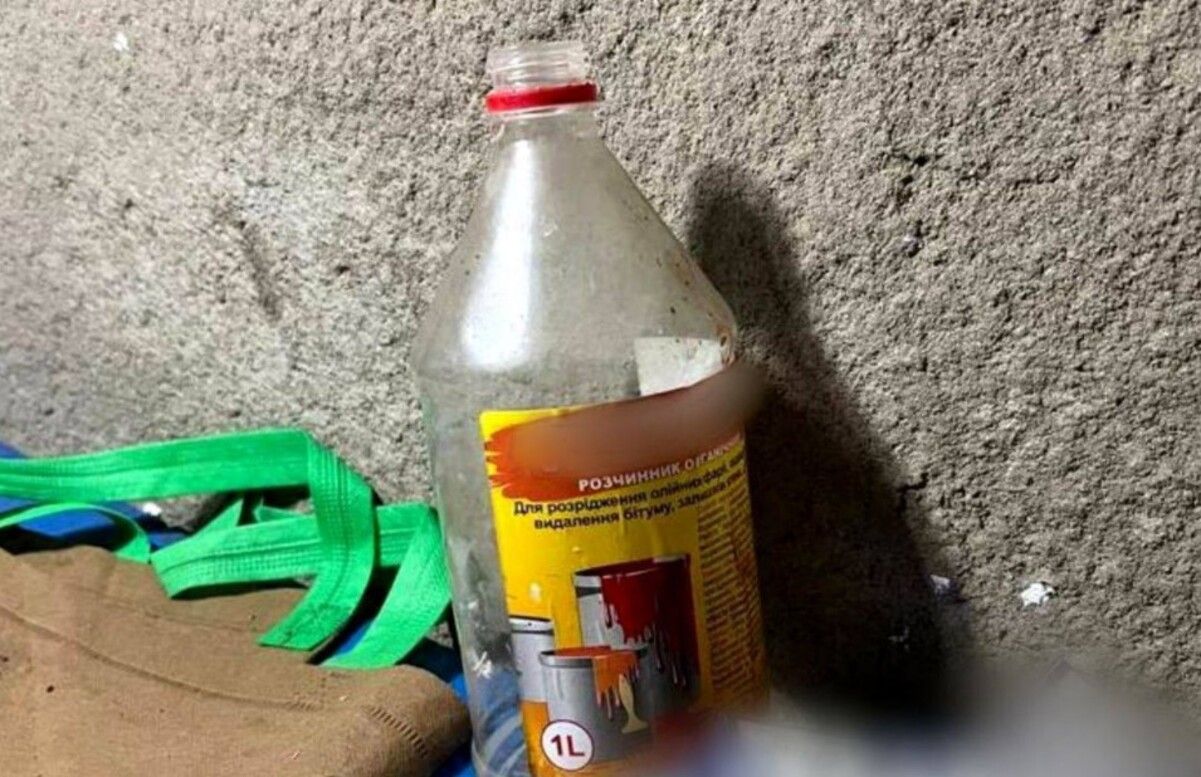 В Киевской области ребенок отравился растворителем краски В Киевской области ребенок отравился растворителем краски