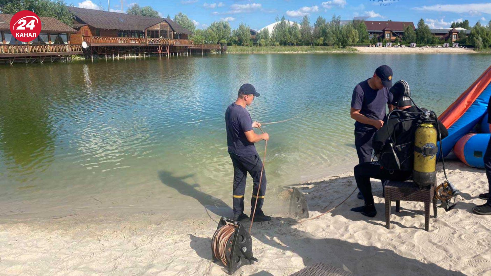 Тело 10-летнего мальчика достали из пруда Тело 10-летнего мальчика достали из пруда