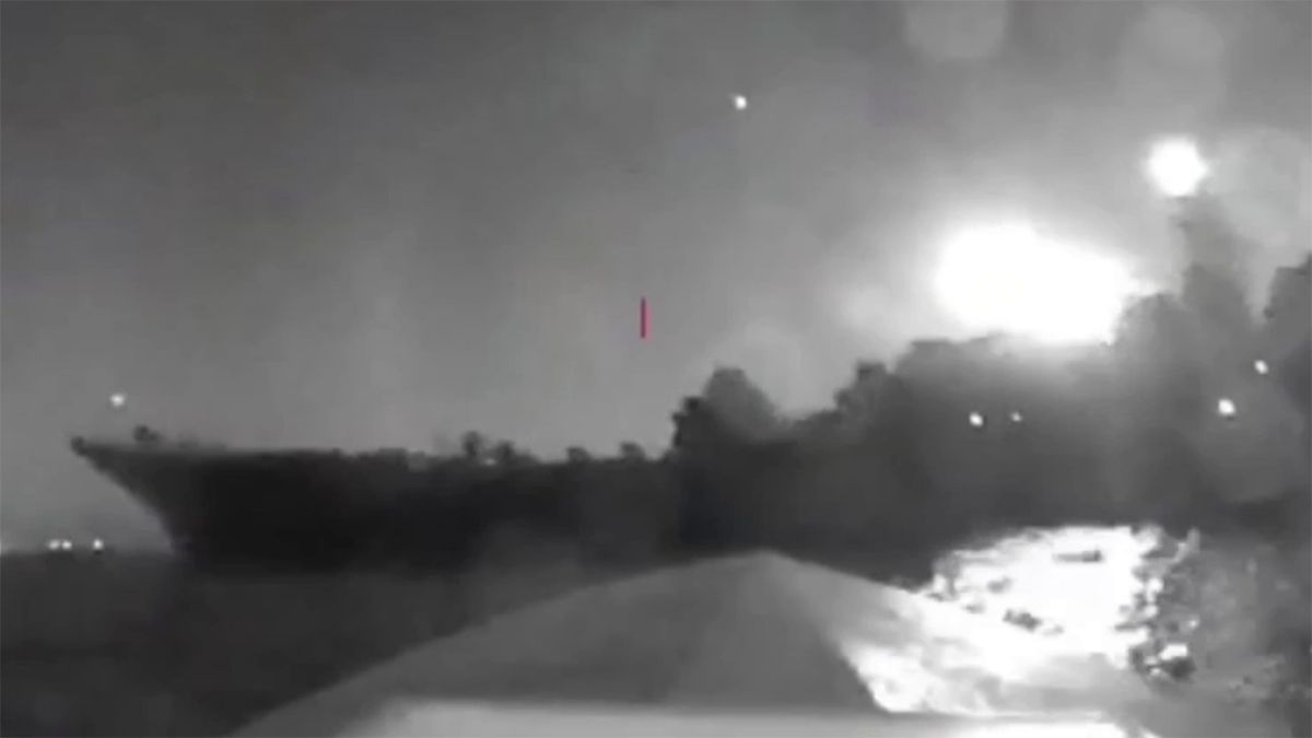 СБУ показала відео удару дрона по кораблю Оленегорский горняк - Новини України - 24 Канал