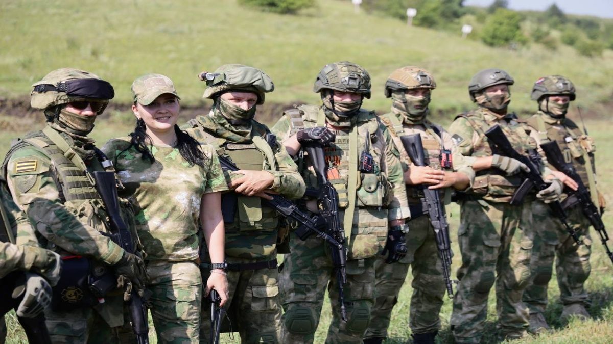 Росіяни озброюють населення Бєлгородщини Росіяни озброюють населення Бєлгородщини