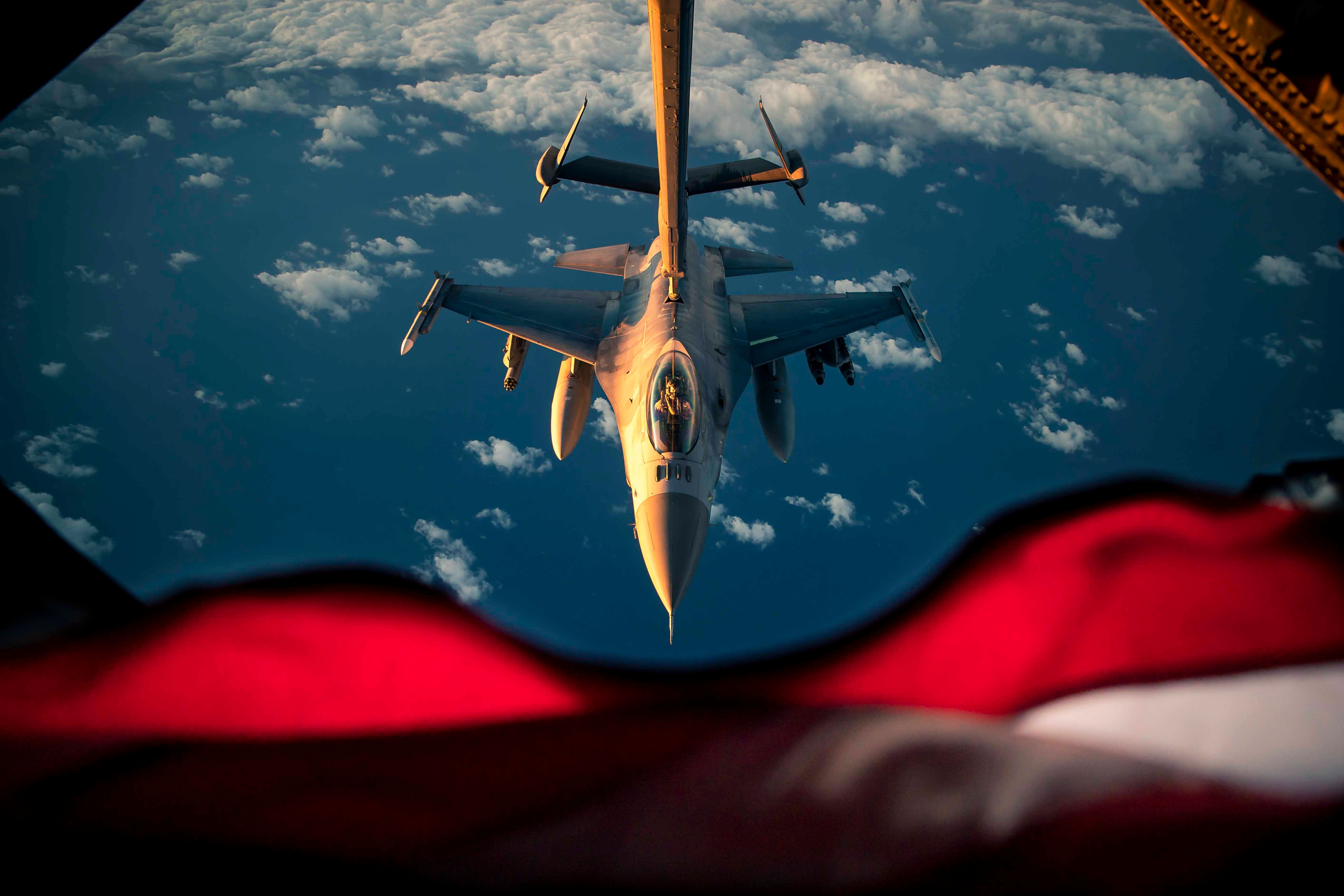 F-16 - первая группа украинских пилотов готова к учениям F-16 - первая группа украинских пилотов готова к учениям