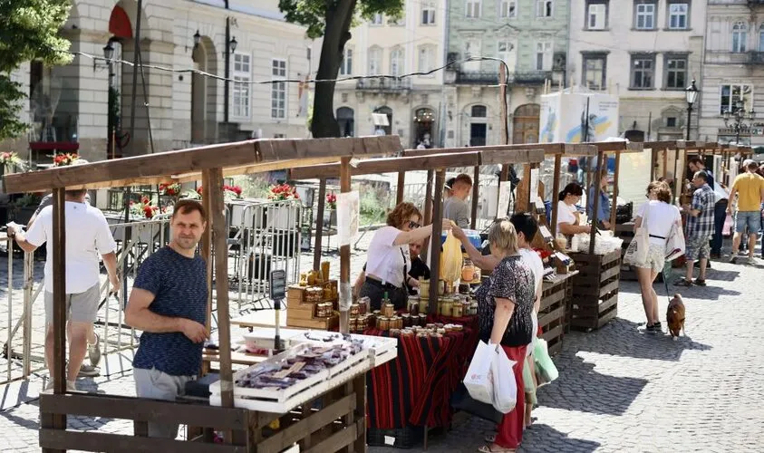 Фестивалі та ярмарки Львова куди піти на вихідних у серпні Розваги