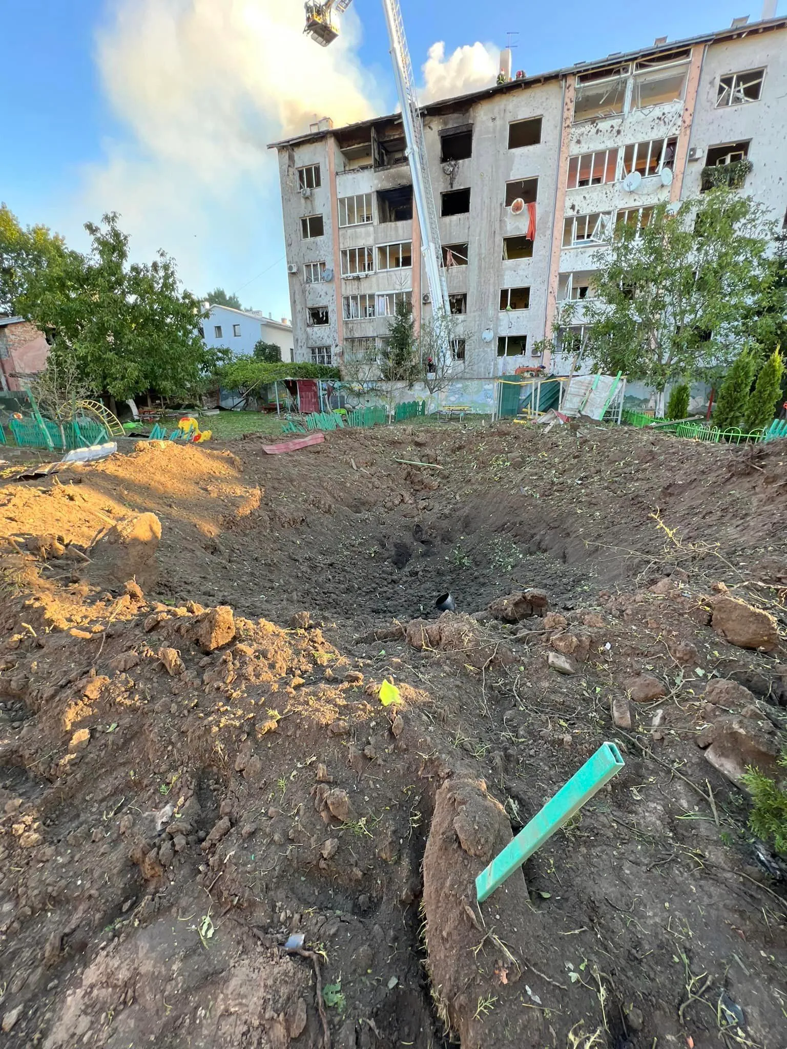 У Львові влучання на території дитячого садка Казка У Львові влучання на території дитячого садка Казка