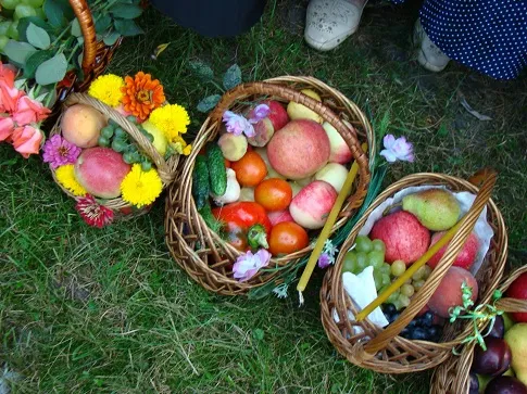 Корзина с фруктами для освящения Корзина с фруктами для освящения