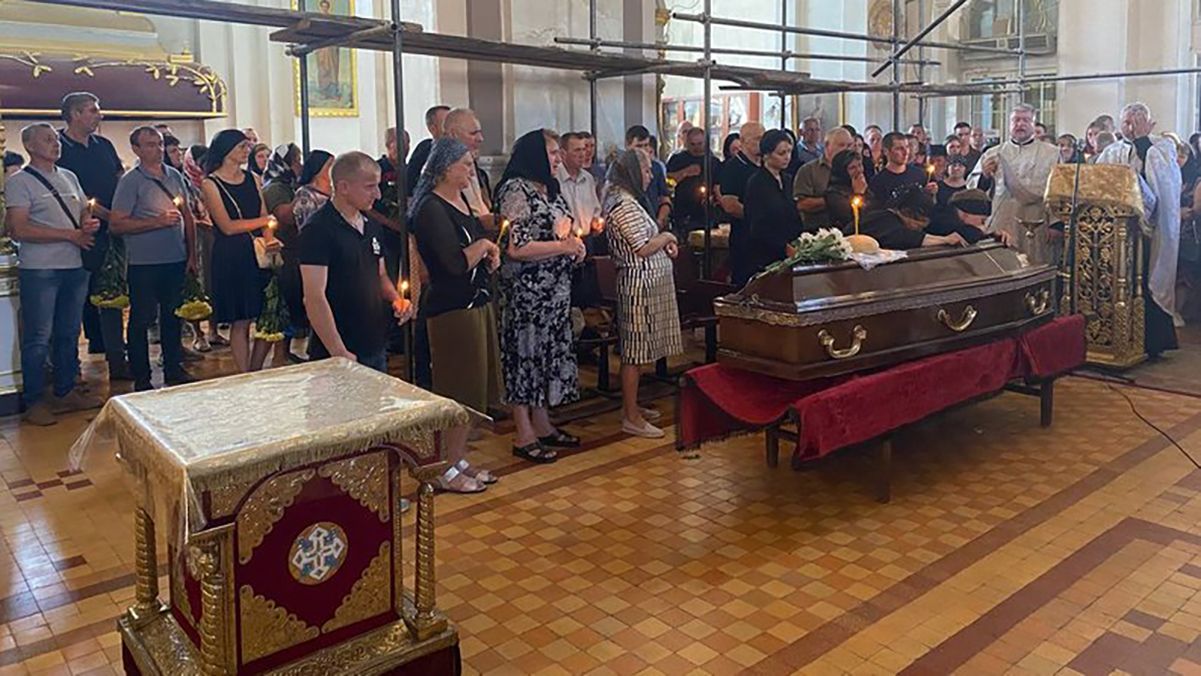 На Волині попрощалися з двома з трьох загиблих внаслідок ракетного удару по підприємству На Волині попрощалися з двома з трьох загиблих внаслідок ракетного удару по підприємству