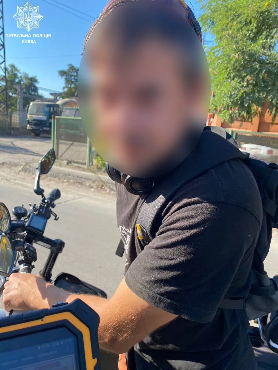 В Киеве мужчина стрелял по собакам В Киеве мужчина стрелял по собакам