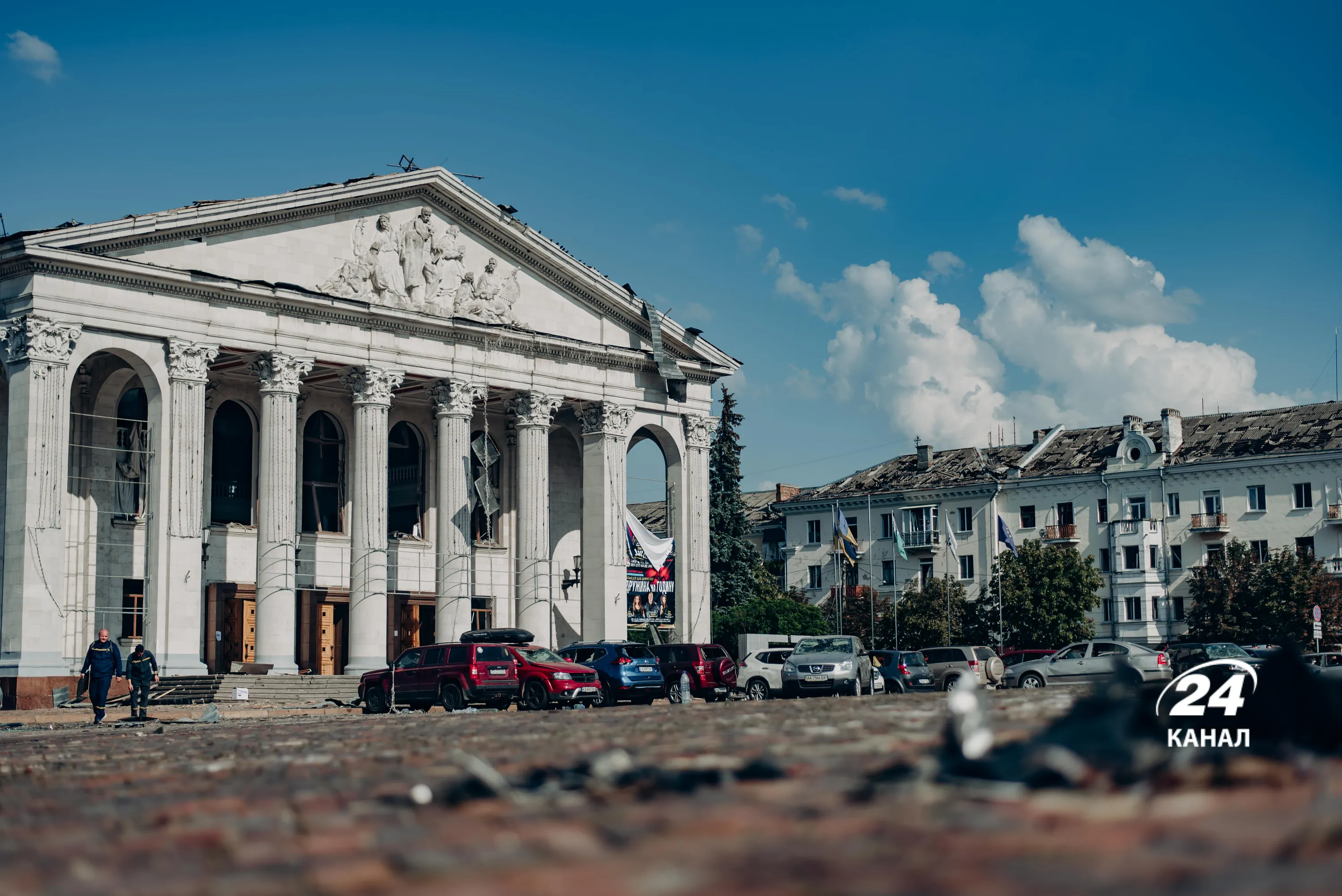 Терористичний удар по Чернігову: що відбувається на місці ворожої атаки – ексклюзивний репортаж