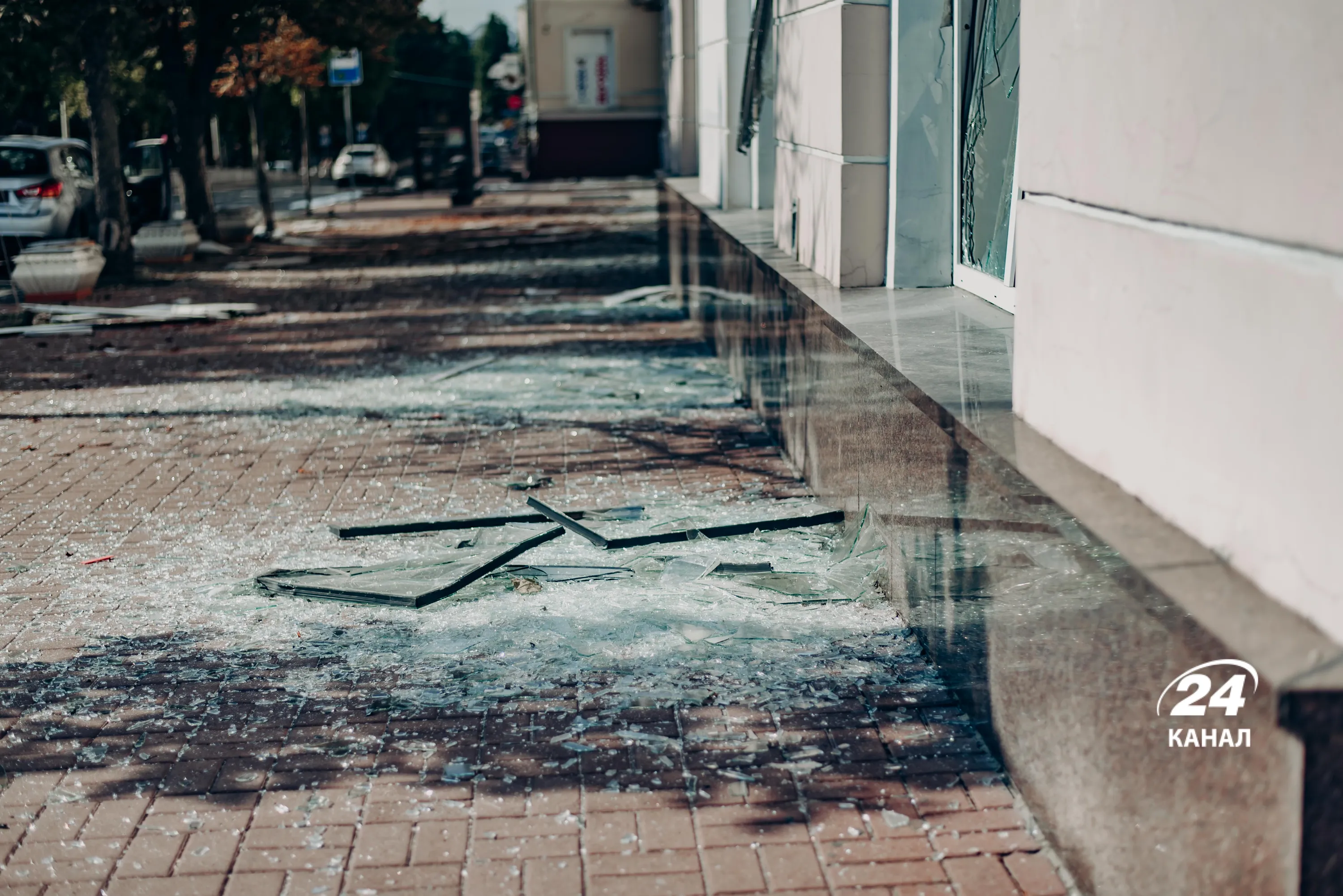 Терористичний удар по Чернігову: що відбувається на місці ворожої атаки – ексклюзивний репортаж