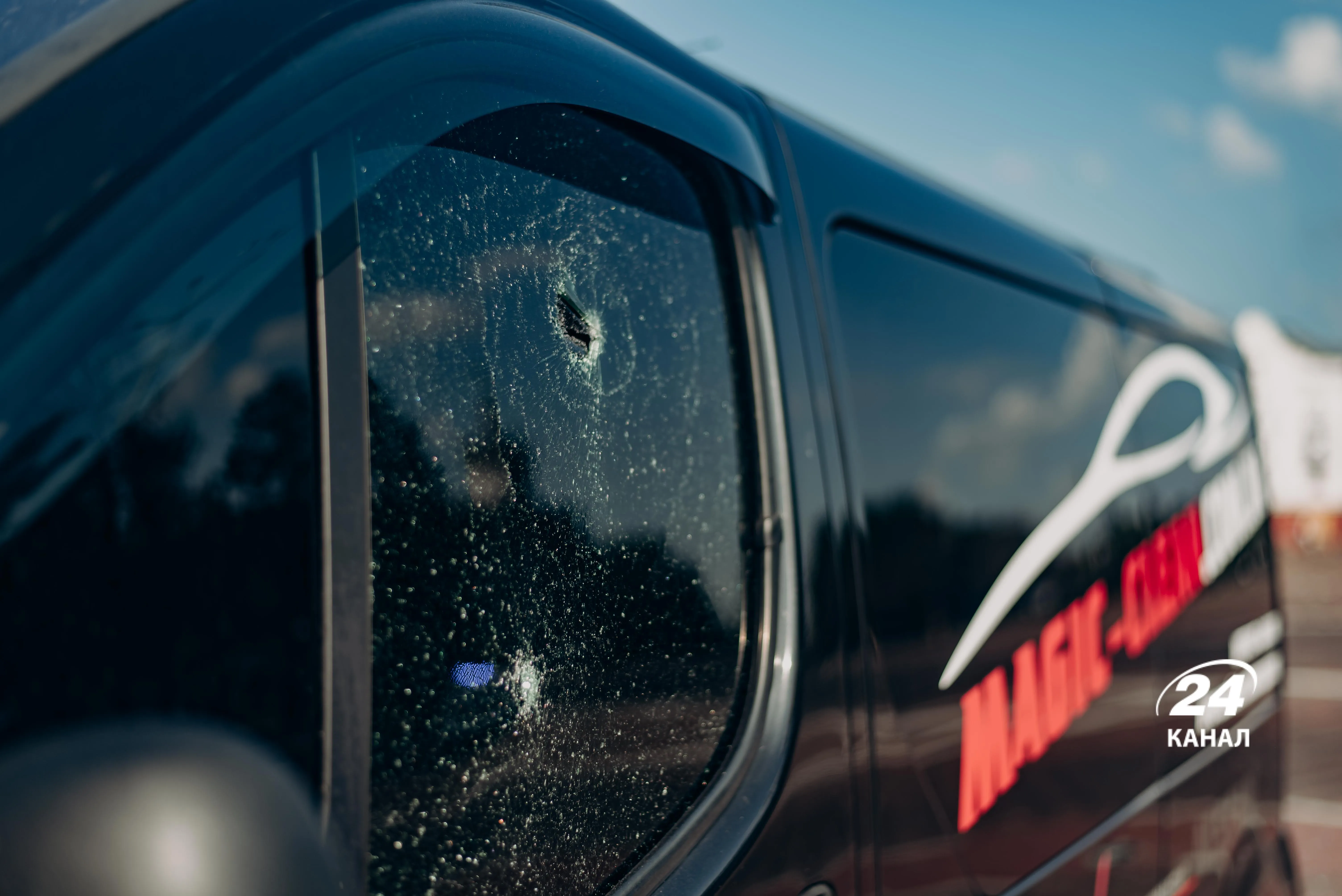 Террористический удар по Чернигову: происходящее на месте вражеской атаки – эксклюзивный репортаж