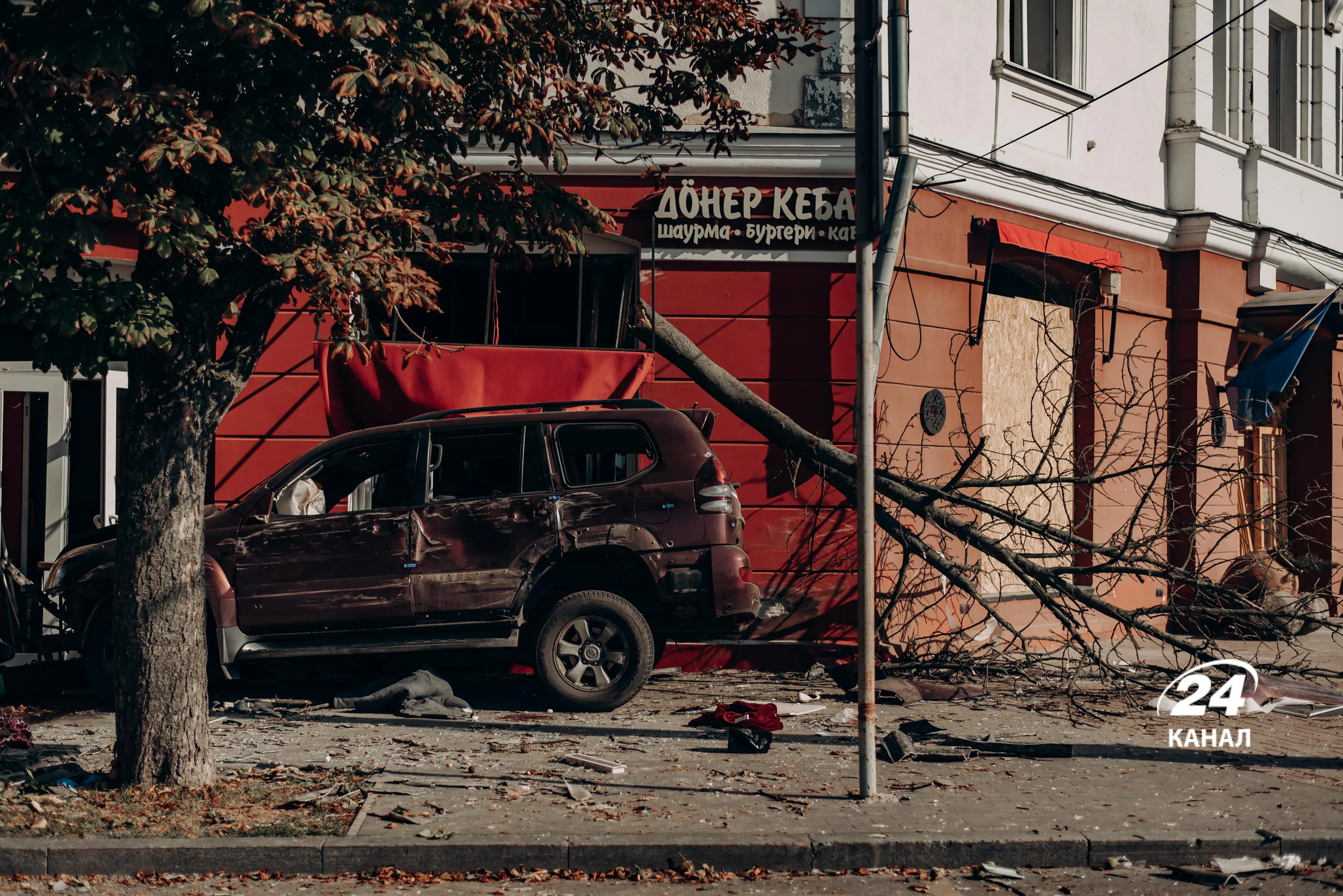 Терористичний удар по Чернігову: що відбувається на місці ворожої атаки – ексклюзивний репортаж Терористичний удар по Чернігову: що відбувається на місці ворожої атаки – ексклюзивний репортаж