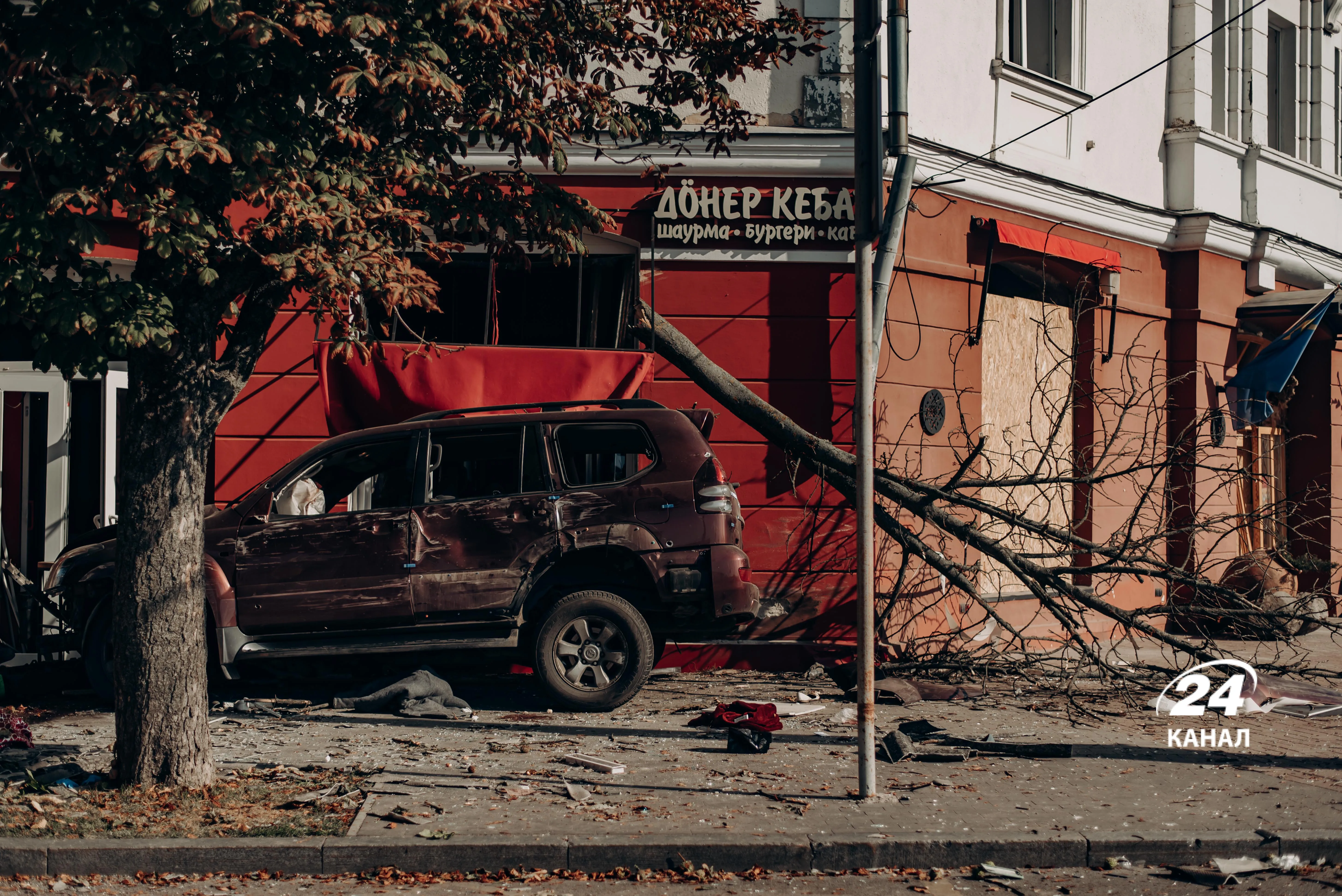 Террористический удар по Чернигову: происходящее на месте вражеской атаки – эксклюзивный репортаж