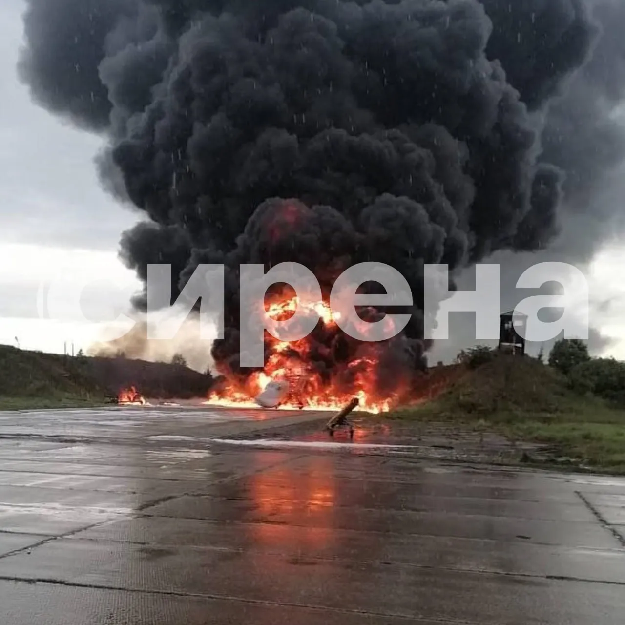 Очевидці показали, як в Росії горів Ту-22М3 Очевидці показали, як в Росії горів Ту-22М3
