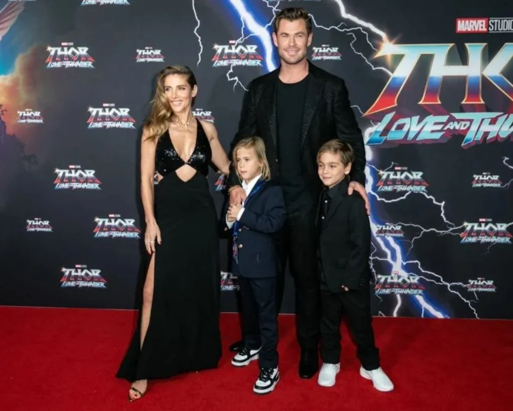 Супруги берут детей на июне / Best Image Супруги берут детей на июне / Best Image