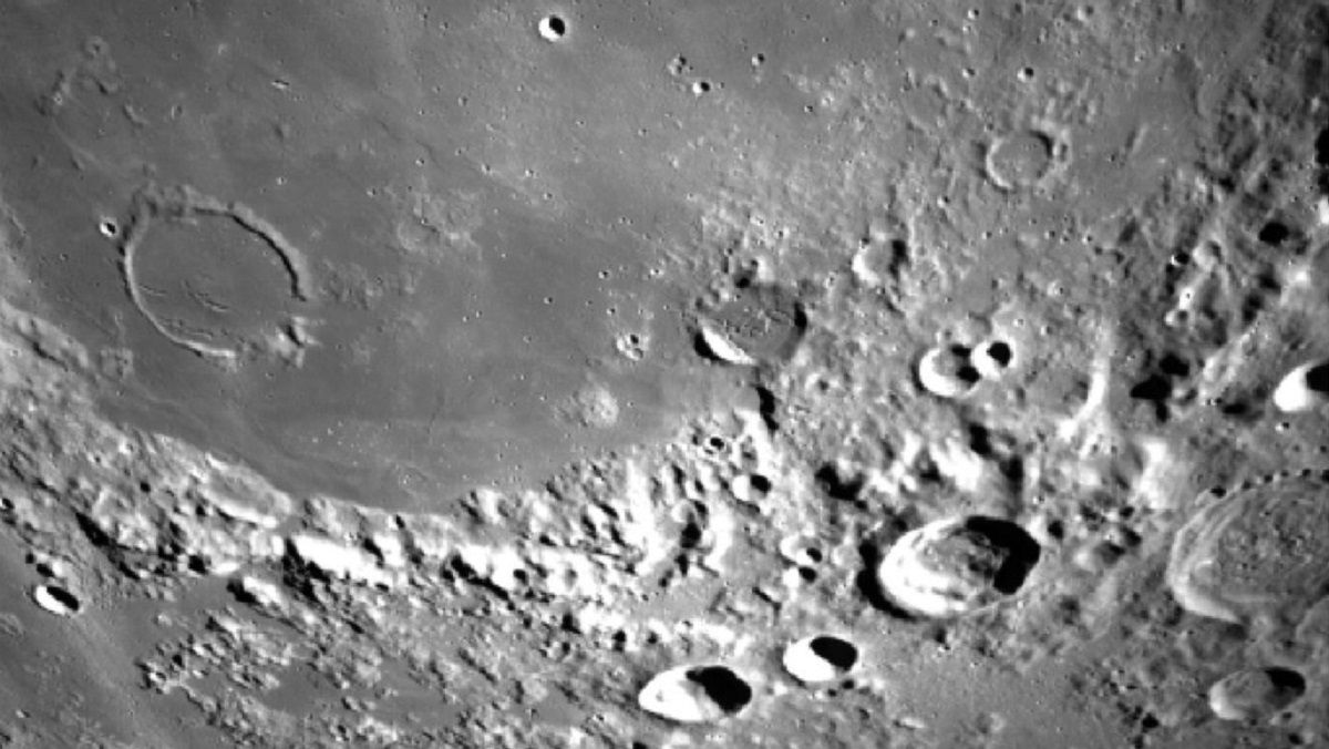 Поверхность Луны Поверхность Луны