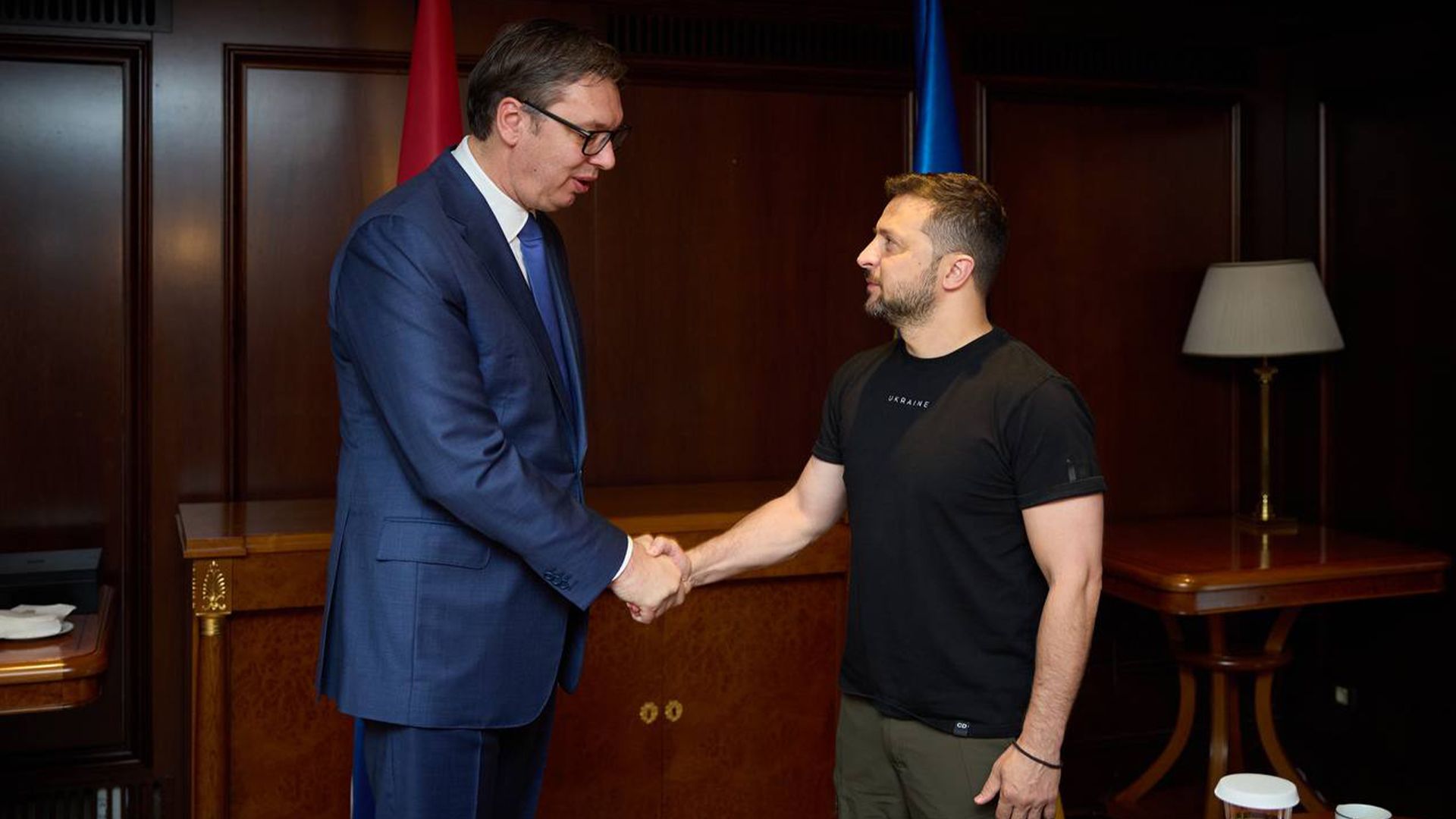 Зеленський зустрівся з Вучичем у Афінах Зеленський зустрівся з Вучичем у Афінах