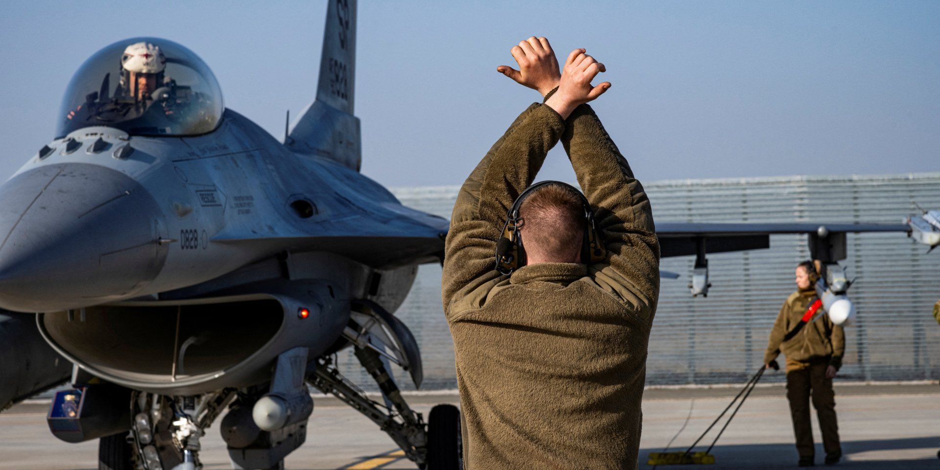 Навчання пілотів на F-16 Навчання пілотів на F-16