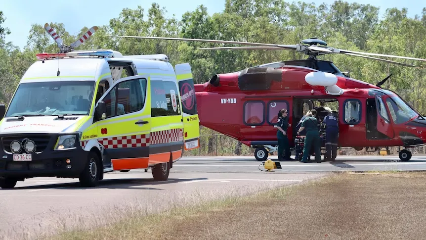 бригады экстренной помощи после авиатрощи в Австралии