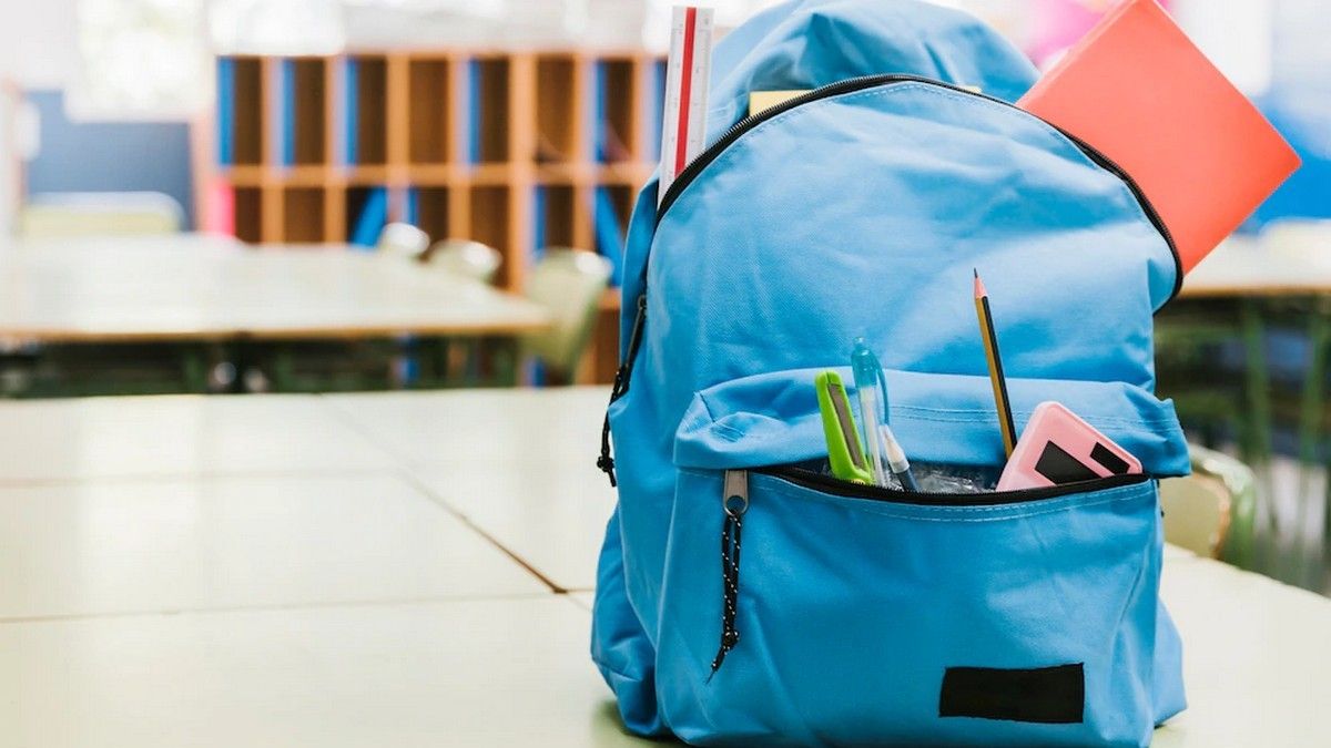 Що покласти у рюкзак школяра під час війни - що купити дитині до школи - поради батькам Що покласти у рюкзак школяра під час війни - що купити дитині до школи - поради батькам