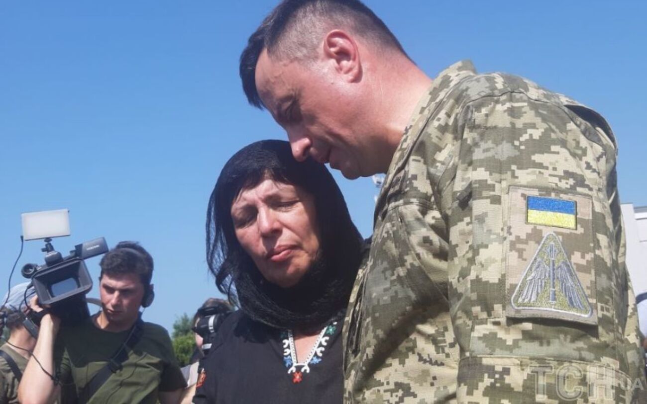 Микола Олещук пообіцяв мамі Андрія Пільщикова Джуса, що вона зробить коло на  F-16