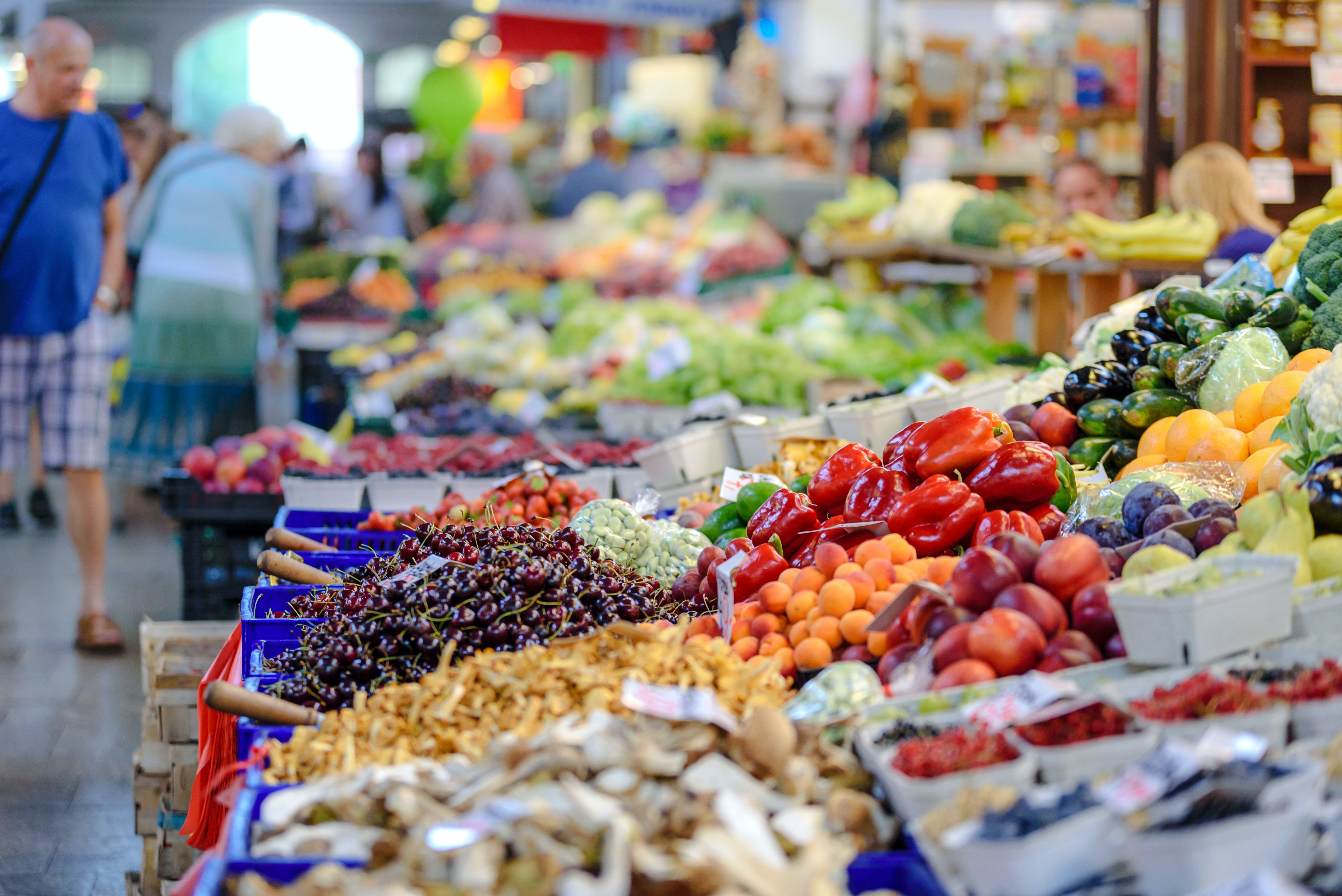 Ціни на фрукти та овочі 2023 - скільки коштуватимуть яблука - чи подорожчає м'ясо