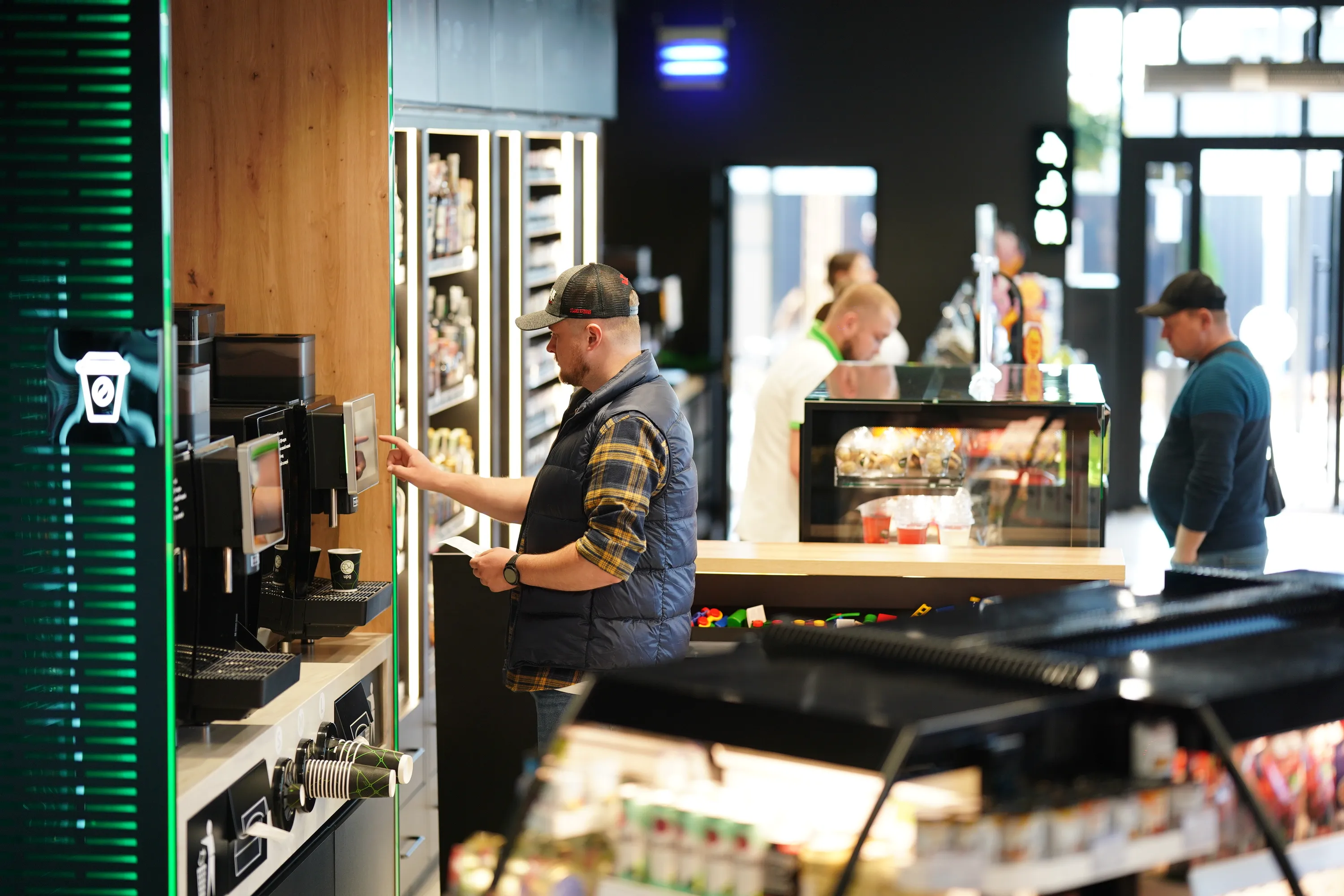 Кавова зона оснащена сучасним обладнанням