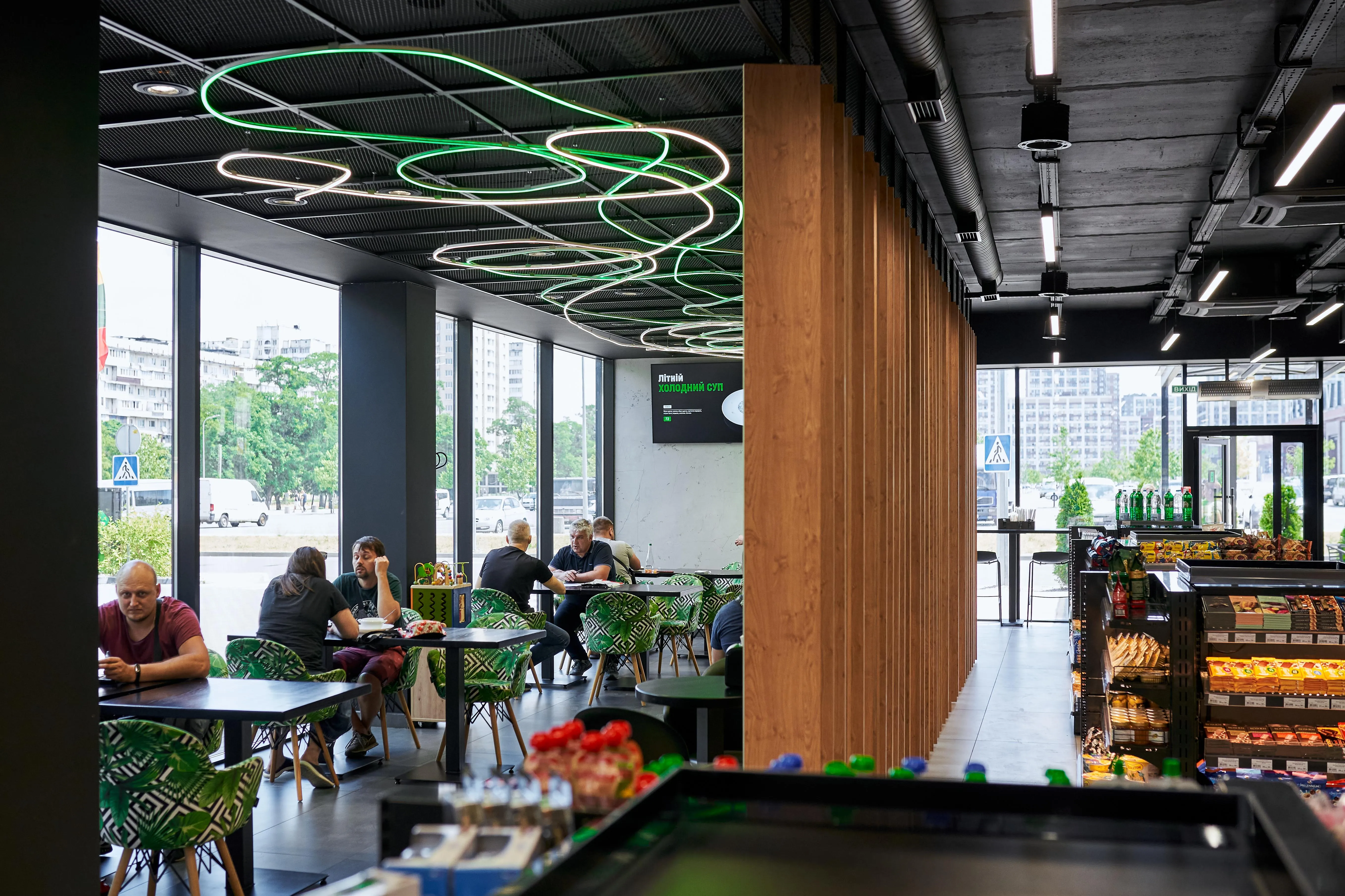 На АЗК UPG комфорт клієнта відіграє вирішальну роль На АЗК UPG комфорт клієнта відіграє вирішальну роль