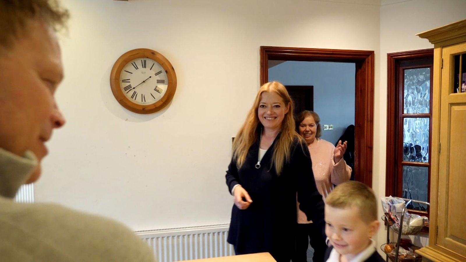 "Ми – велика родина": як новий міністр оборони Британії Шеппс поселив вдома біженців з України - 24 Канал "Ми – велика родина": як новий міністр оборони Британії Шеппс поселив вдома біженців з України - 24 Канал