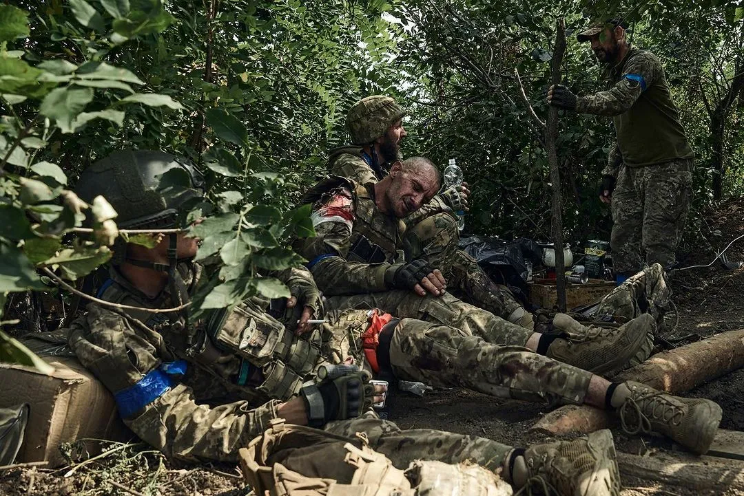 Ранены украинские военные-штурмовики