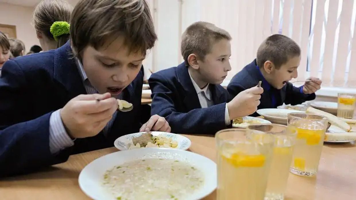 Кто из детей имеет право на бесплатное питание в школе