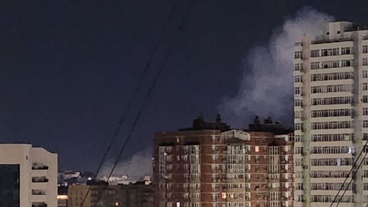 Невже знову дрони - у центрі Ростова пролунали вибухи біля штабу Південного округу