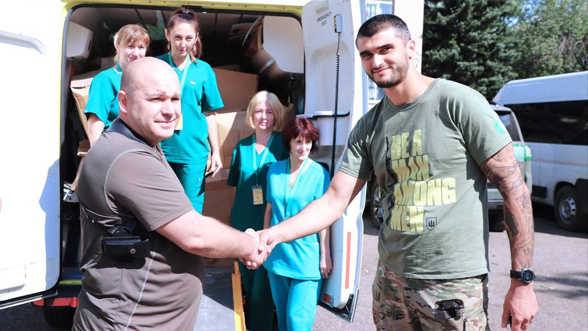 Медики прифронтового города Донецкой области получили помощь от Фонда Эдуарда Мкртчана