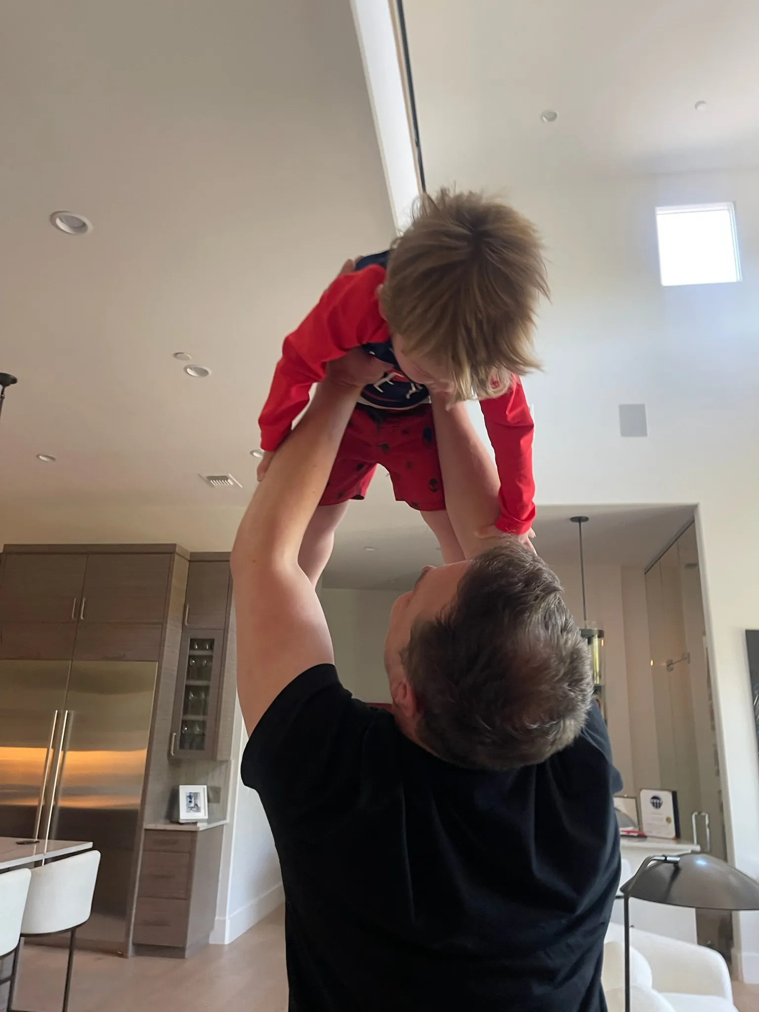 Илон Маск с ребенком