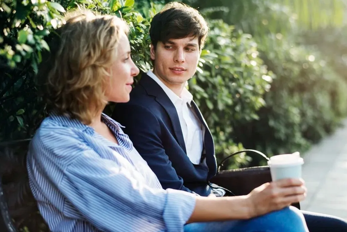 Для улучшения отношений следует научиться говорить с партнером. Для улучшения отношений следует научиться говорить с партнером.