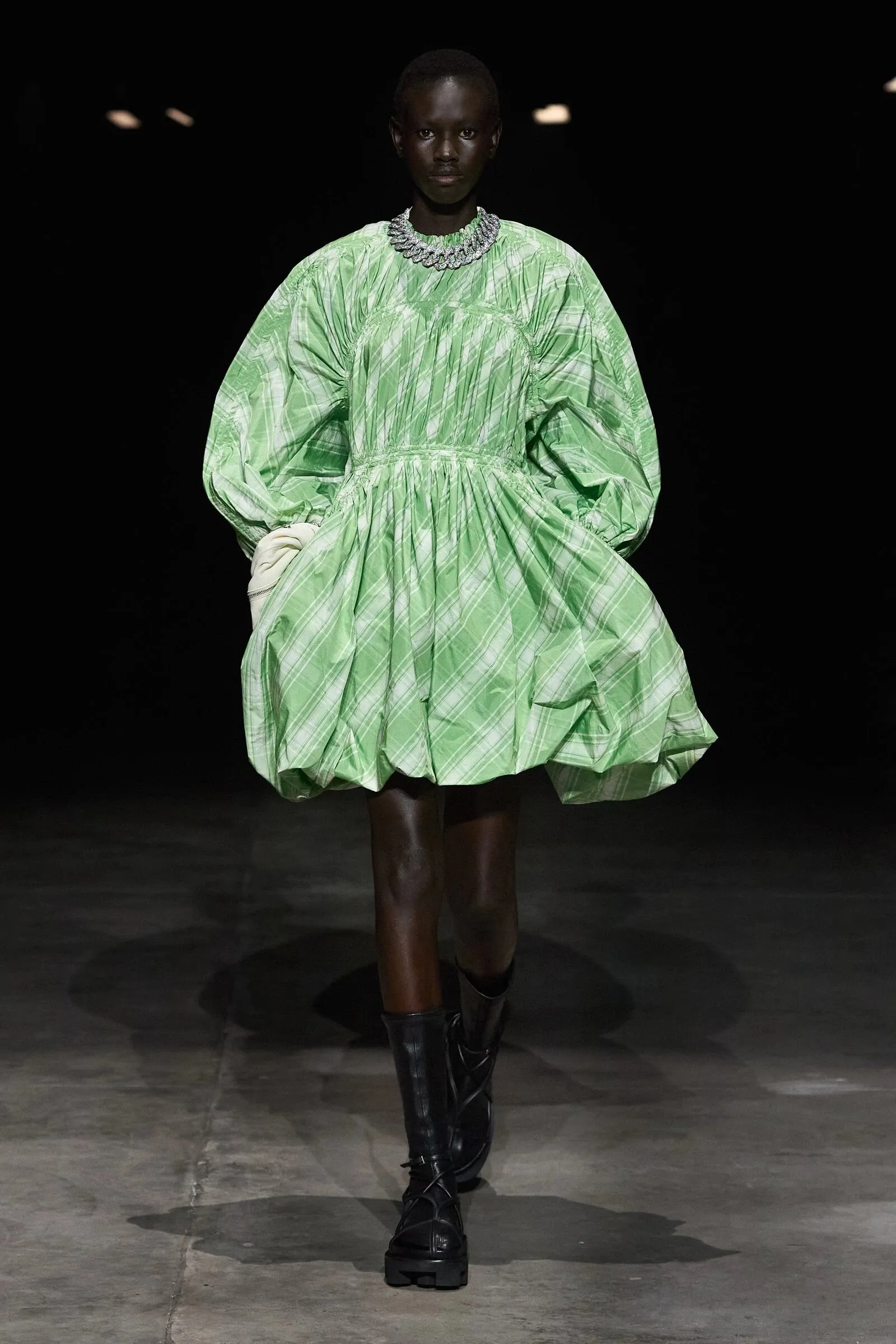 Трендові сукні осені 2023 Трендові сукні осені 2023